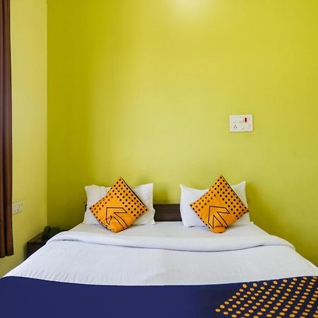 Spot On 72060 Hotel Kaushik Kakarmatha Buitenkant foto