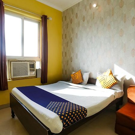 Spot On 72060 Hotel Kaushik Kakarmatha Buitenkant foto