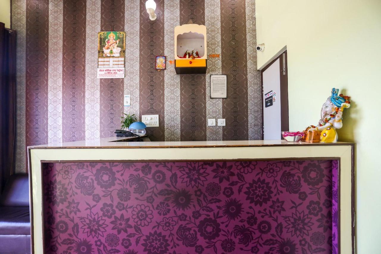 Spot On 72060 Hotel Kaushik Kakarmatha Buitenkant foto