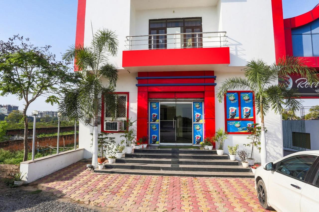 Spot On 72060 Hotel Kaushik Kakarmatha Buitenkant foto