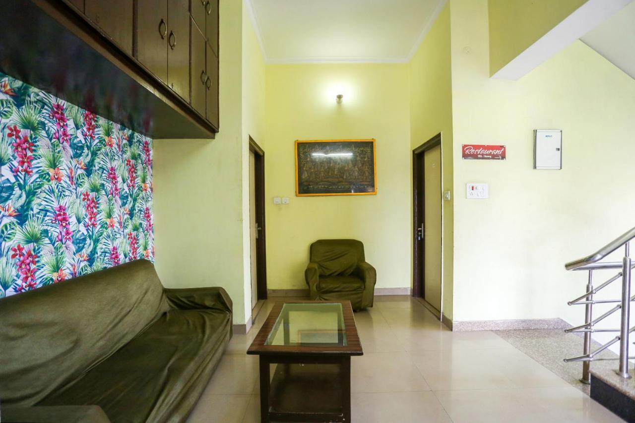 Spot On 72060 Hotel Kaushik Kakarmatha Buitenkant foto