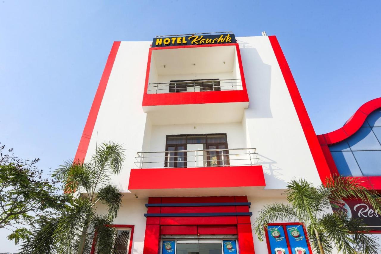 Spot On 72060 Hotel Kaushik Kakarmatha Buitenkant foto