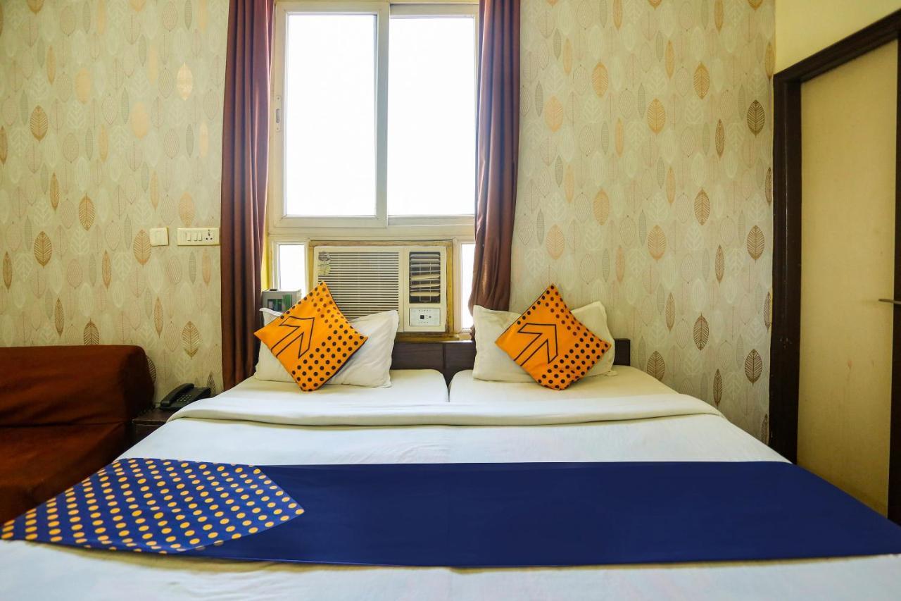 Spot On 72060 Hotel Kaushik Kakarmatha Buitenkant foto